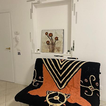 Ampio Appartamento In Posizione Strategica Rimini Exterior foto