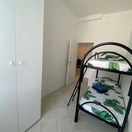 Ampio Appartamento In Posizione Strategica Rimini Exterior foto